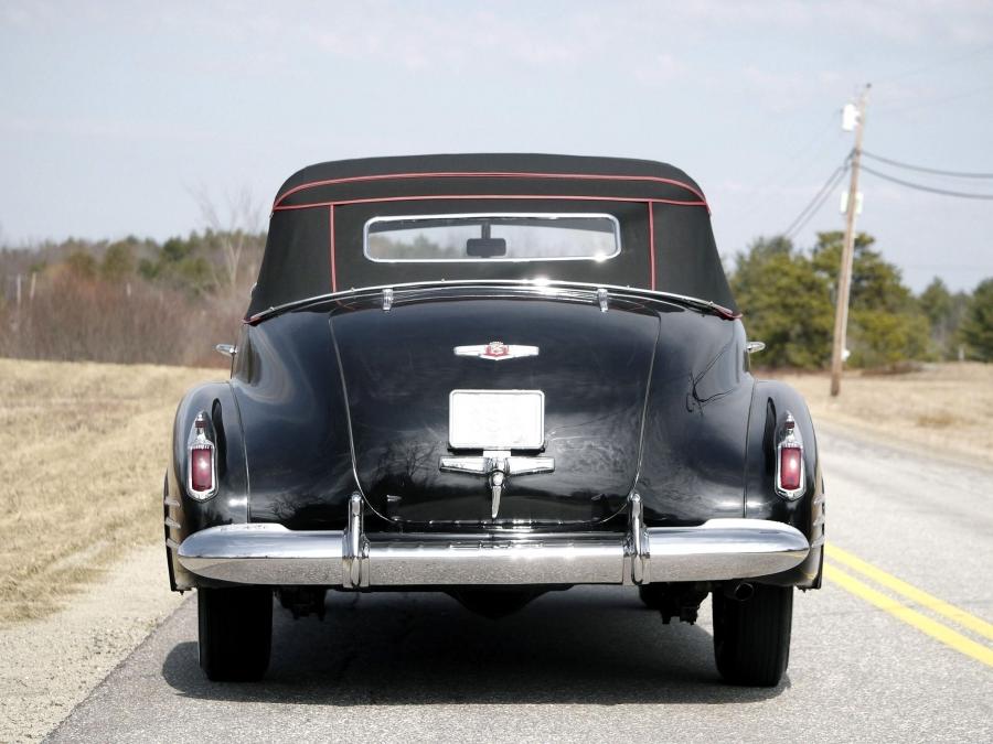  Cadillac Series 62 Convertible Sedan (6229D) 1941 года  (фото 5 из 51)